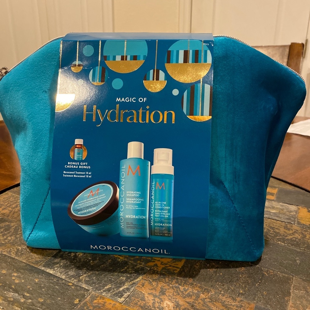 Moroccanoil Holiday 2021 Magic of Hydration Gift Set